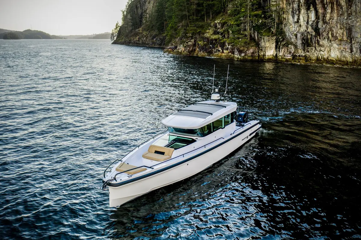 Axopar 37, salon — Ibiza Yachts Hire, Ibiza. Axopar 37 — 11.5m