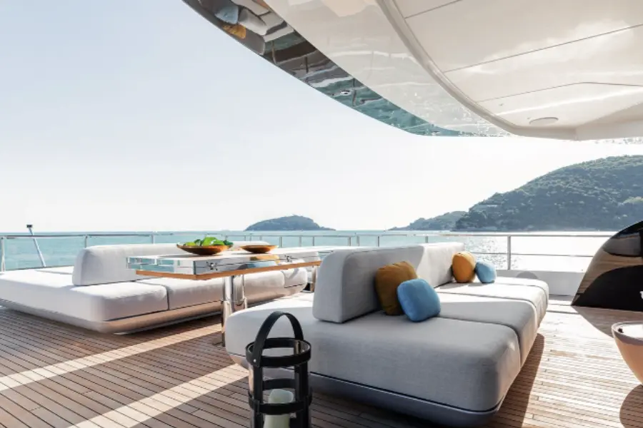 Azimut 116, salon — Ibiza Yachts Hire, Ibiza. Azimut 116 — 36m