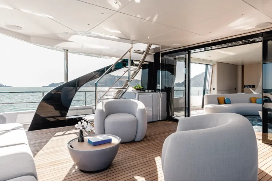 Azimut 116, master cabin — Ibiza Yachts Hire, Ibiza. Azimut 116 — 36m