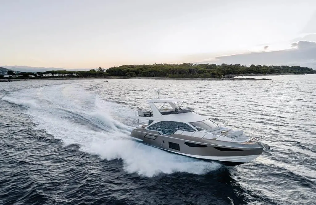Azimut 60 Fly, salon — Ibiza Yachts Hire, Ibiza. Azimut 60 Fly — 20m