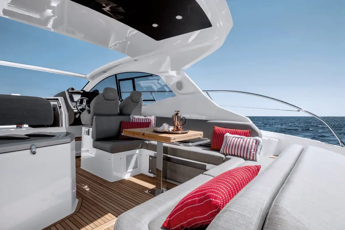 Azimut 45, main deck — Ibiza Yachts Hire, Ibiza. Azimut 45 — 13.7m