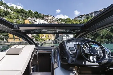 Cranchi M44 HT, salon — Ibiza Yachts Hire, Ibiza. Cranchi M44 HT — 14m
