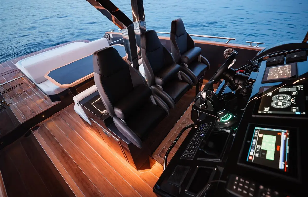 Forza 37, master cabin — Ibiza Yachts Hire, Ibiza. Forza 37 — 20m