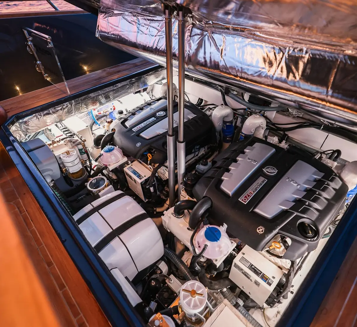 Forza 37, flybridge — Ibiza Yachts Hire, Ibiza. Forza 37 — 20m