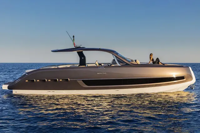 Invictus 460 — Ibiza Yachts Hire, Ибица