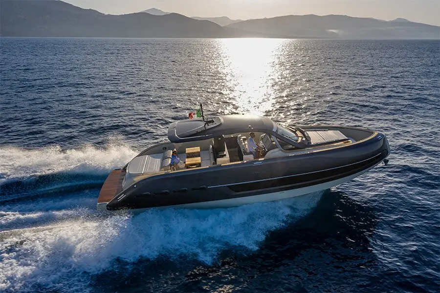 Invictus 460, main deck — Ibiza Yachts Hire, Ibiza. Invictus 460 — 14.4m