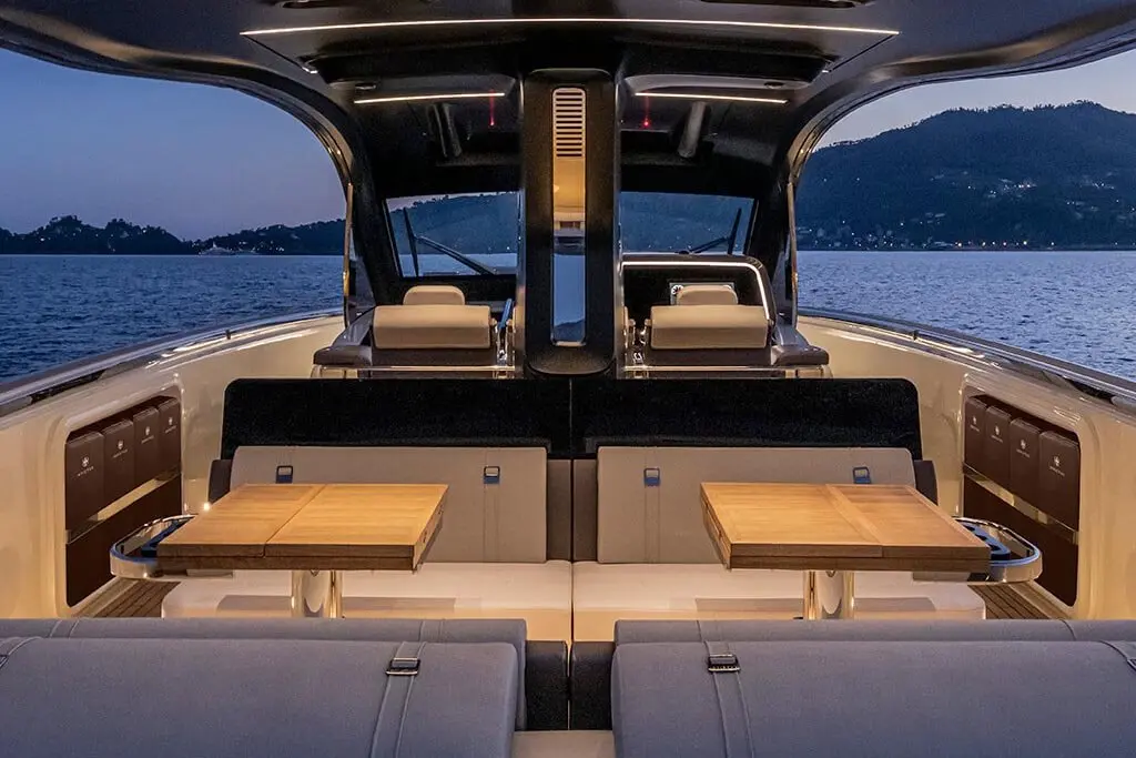 Invictus 460, master cabin — Ibiza Yachts Hire, Ibiza. Invictus 460 — 14.4m