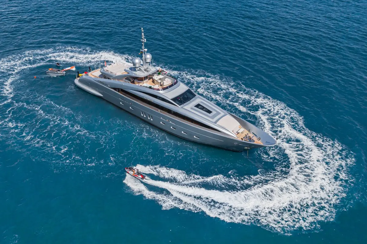 Silver Wind, main deck — Ibiza Yachts Hire, Ibiza. Silver Wind — 44m