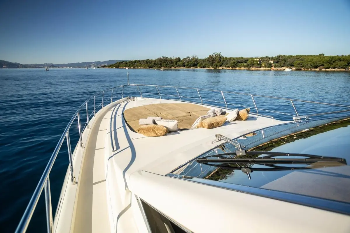 Leopard 24, главная каюта — Ibiza Yachts Hire, Ибица. Leopard 24 — 24m