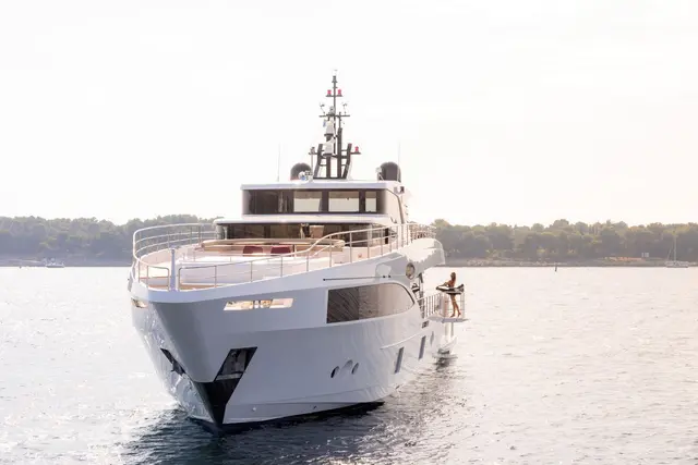 Majesty 100 — Ibiza Yachts Hire, Ибица