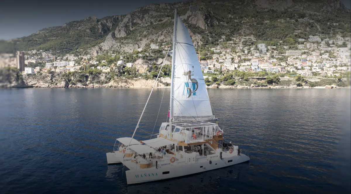 Manana Yacht, главная палуба — Ibiza Yachts Hire, Ибица. Manana Yacht — 20.8m