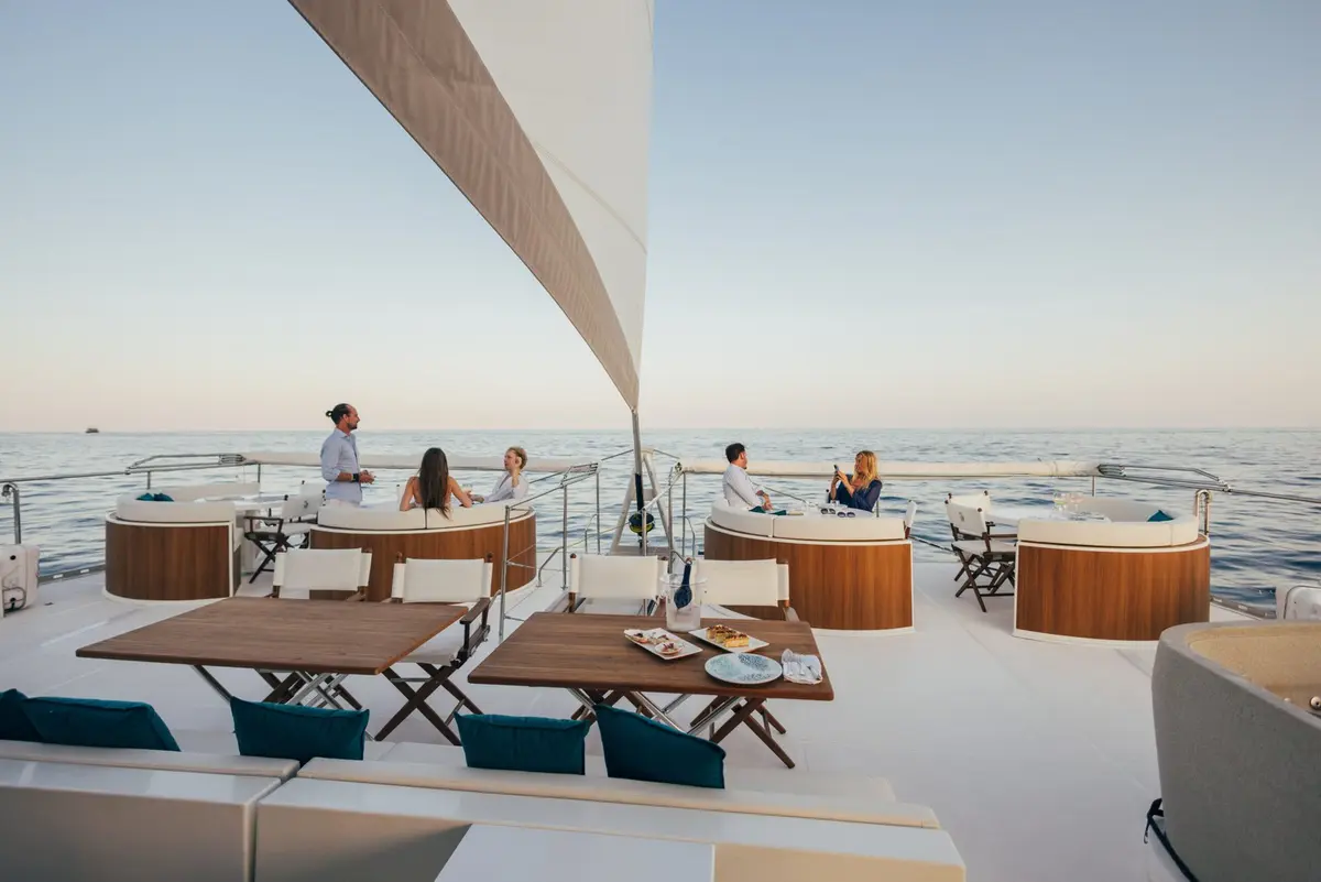Manana Yacht, салон — Ibiza Yachts Hire, Ибица. Manana Yacht — 20.8m
