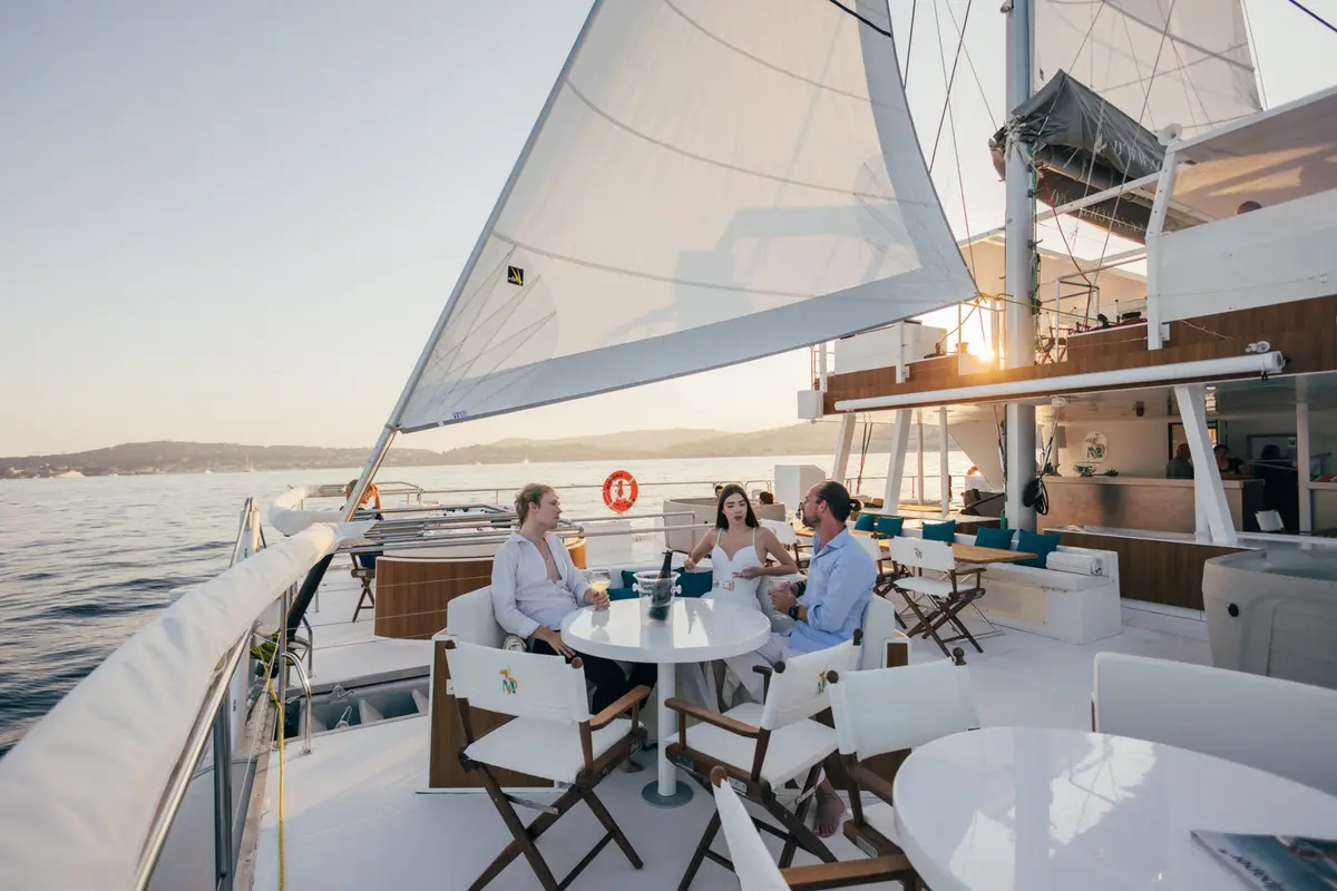 Manana Yacht, главная каюта — Ibiza Yachts Hire, Ибица. Manana Yacht — 20.8m