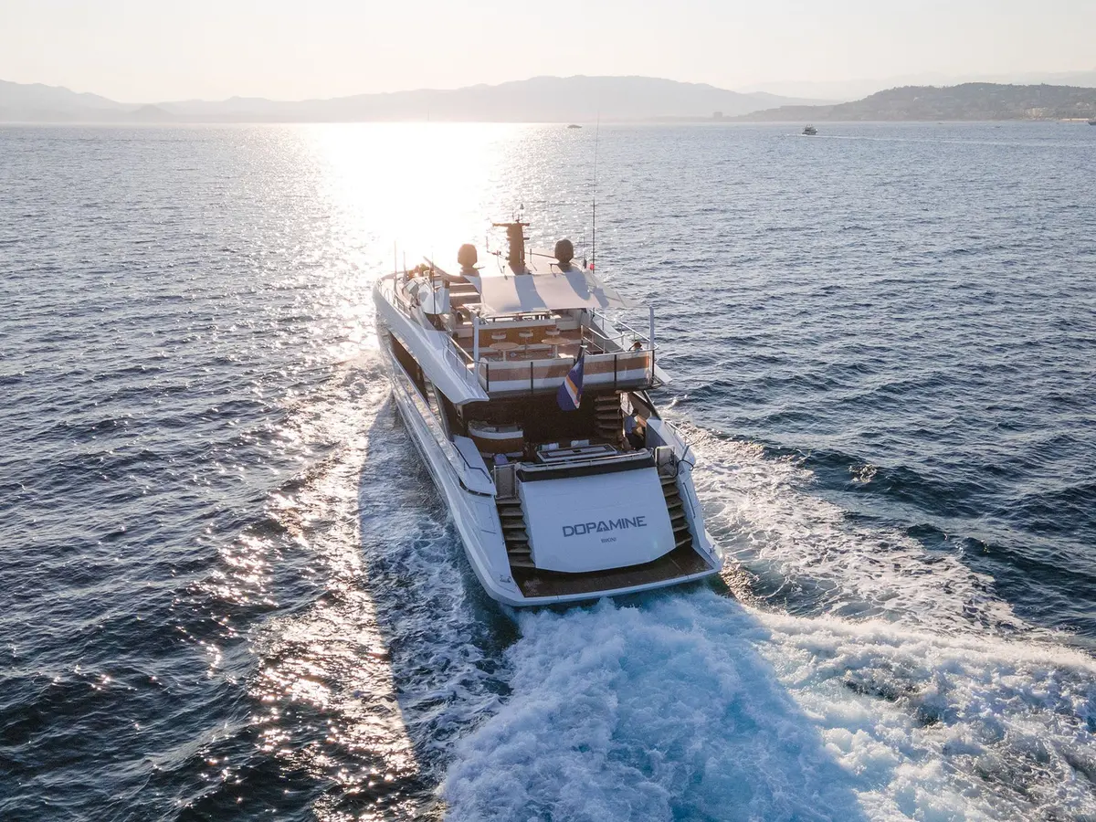 Mangusta 33, master cabin — Ibiza Yachts Hire, Ibiza. Mangusta 33 — 33m