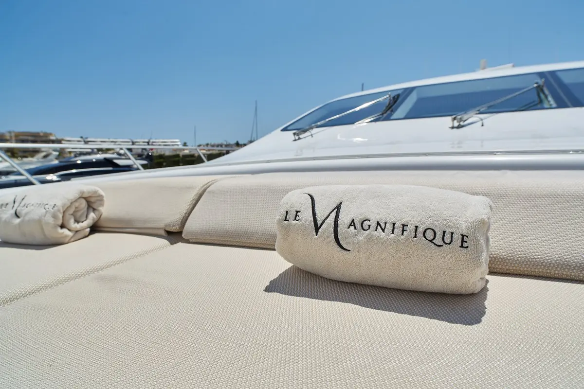 Mangusta 108, main deck — Ibiza Yachts Hire, Ibiza. Mangusta 108 — 33m