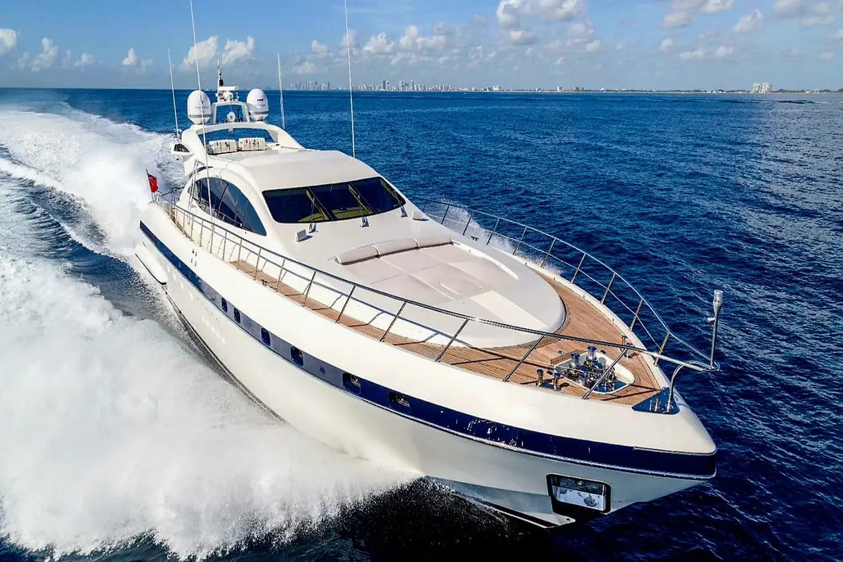 Mangusta 92, main deck — Ibiza Yachts Hire, Ibiza. Mangusta 92 — 28m