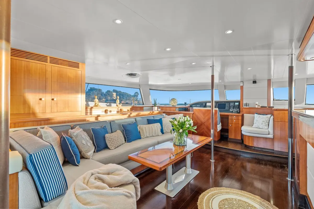 Moby-Dick, camarote principal — Ibiza Yachts Hire, Ibiza. Moby-Dick — 20m
