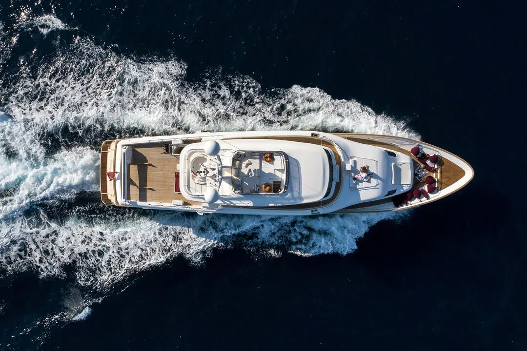 Navetta 33, salón — Ibiza Yachts Hire, Ibiza. Navetta 33 — 33m