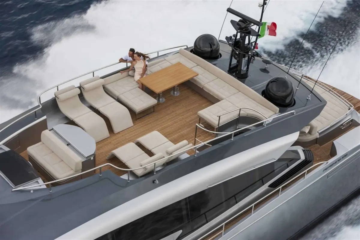 Pershing 108, salón — Ibiza Yachts Hire, Ibiza. Pershing 108 — 33m