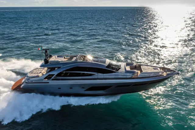Pershing 8X — Ibiza Yachts Hire, Ибица