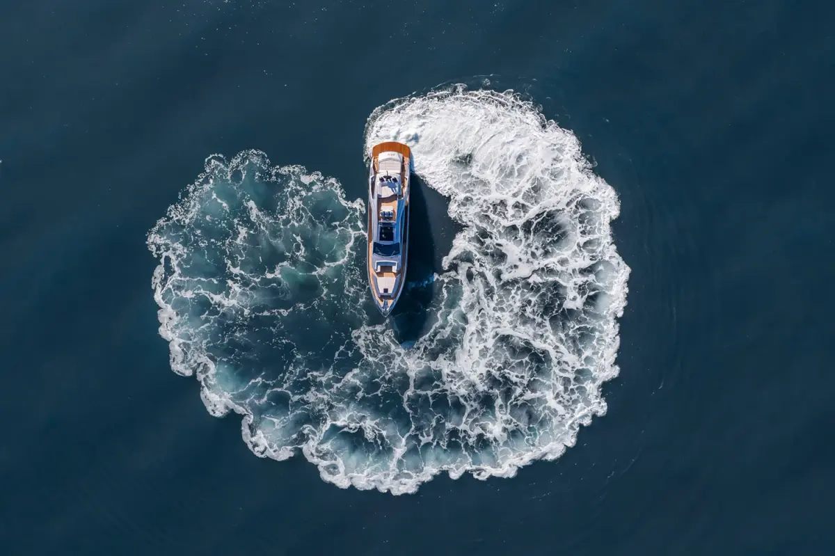 Pershing 8X, cubierta de popa — Ibiza Yachts Hire, Ibiza. Pershing 8X — 25m