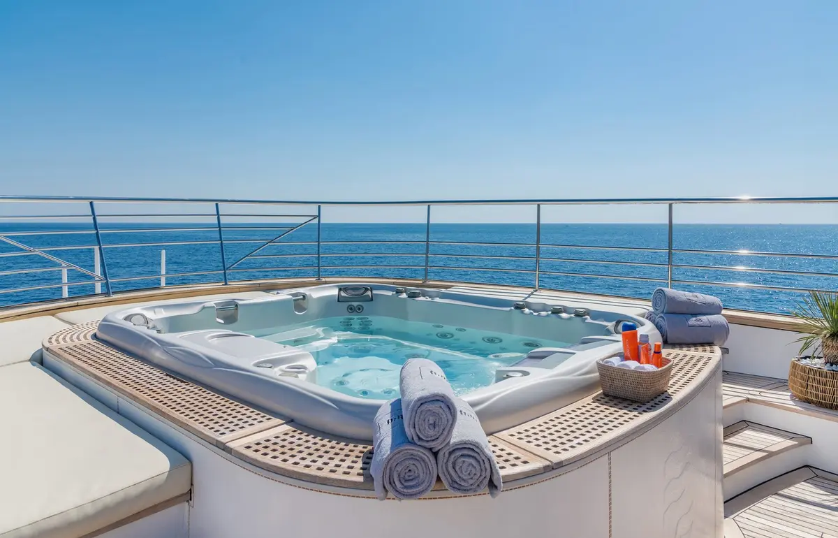 Philip Zepter 50m, master cabin — Ibiza Yachts Hire, Ibiza. Philip Zepter 50m — 50m