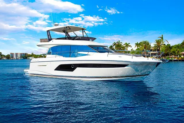 Prestige 520 Fly — Ibiza Yachts Hire, Ибица