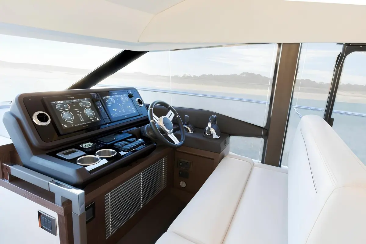 Prestige 520 Fly, main deck — Ibiza Yachts Hire, Ibiza. Prestige 520 Fly — 15m