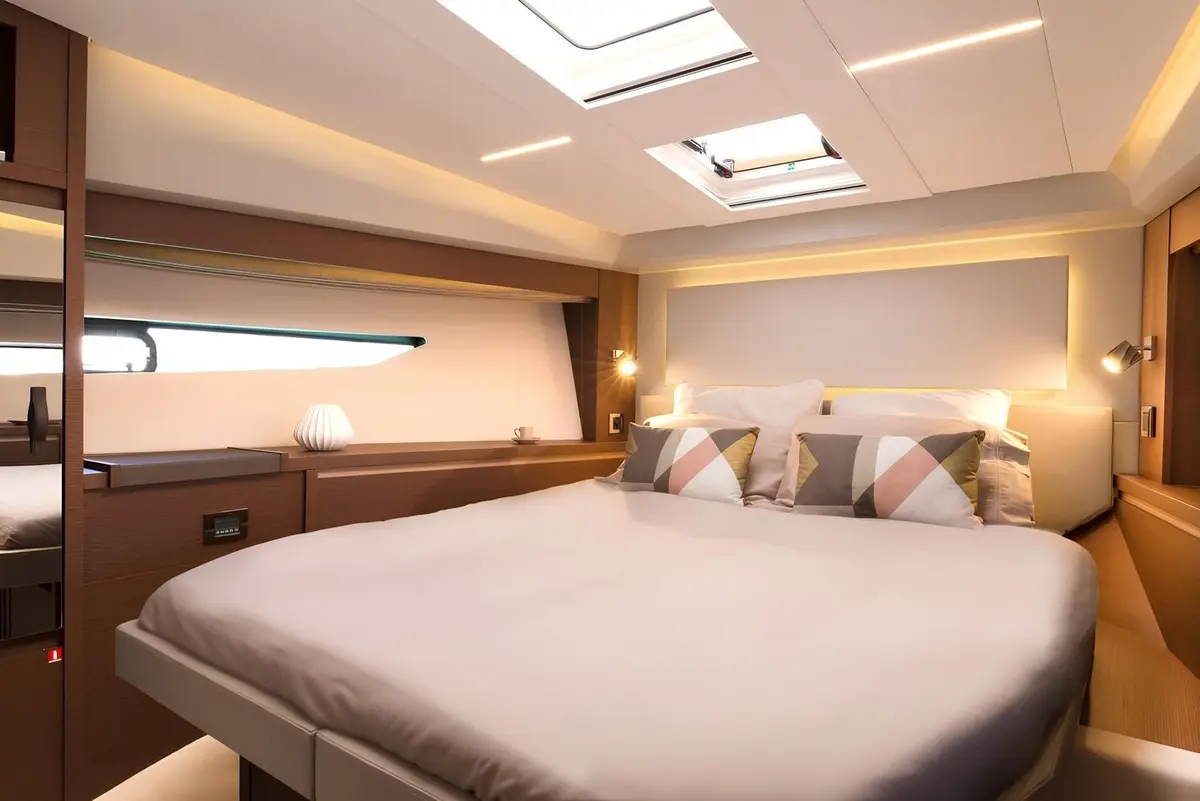 Prestige 520 Fly, aft deck — Ibiza Yachts Hire, Ibiza. Prestige 520 Fly — 15m