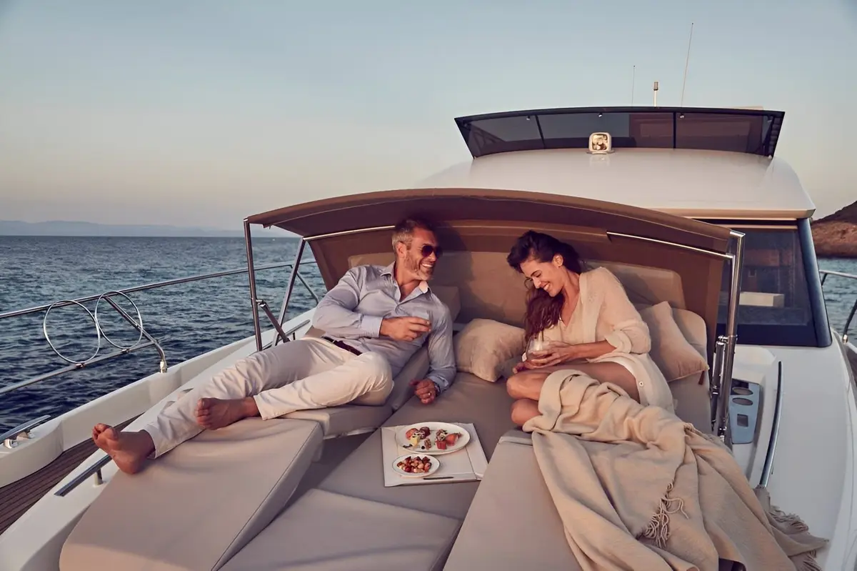 Prestige 520 Fly, flybridge — Ibiza Yachts Hire, Ibiza. Prestige 520 Fly — 15m