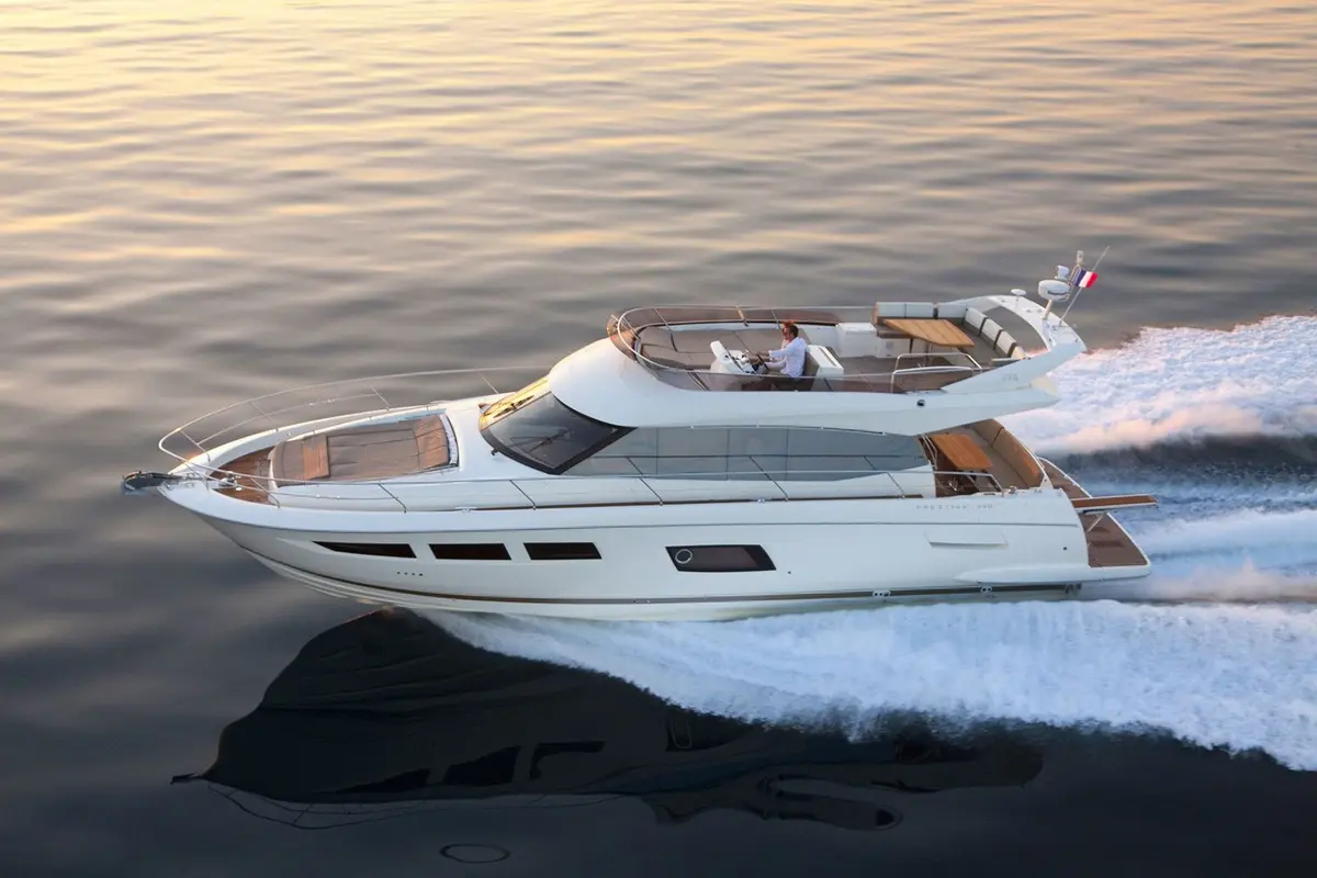 Prestige 550 FLY, внешний вид — Ibiza Yachts Hire, Ибица. Prestige 550 FLY — 18m