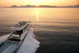 Prestige 550 FLY, кормовая палуба — Ibiza Yachts Hire, Ибица. Prestige 550 FLY — 18m
