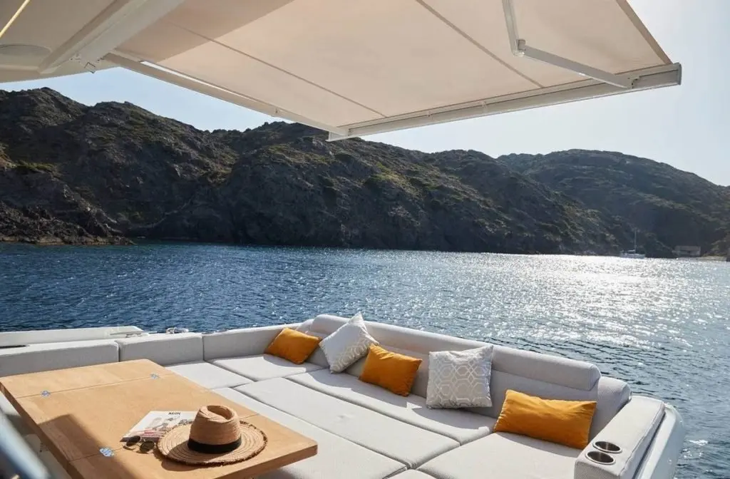 Prestige 590 Fly, main deck — Ibiza Yachts Hire, Ibiza. Prestige 590 Fly — 19m