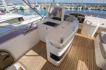 Princess 64 Fly, master cabin — Ibiza Yachts Hire, Ibiza. Princess 64 Fly — 20m