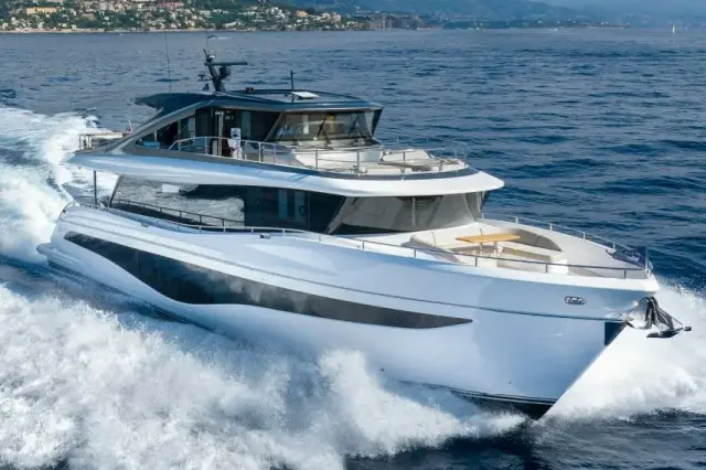 Princess Y80 — Ibiza Yachts Hire, Ибица