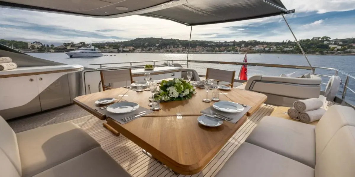 Princess Y80, flybridge — Ibiza Yachts Hire, Ibiza. Princess Y80 — 25m