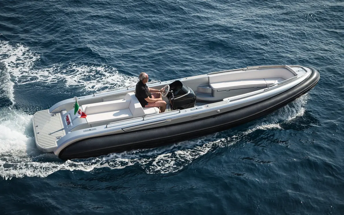 Rand Escape 30, flybridge — Ibiza Yachts Hire, Ibiza. Rand Escape 30 — 9m