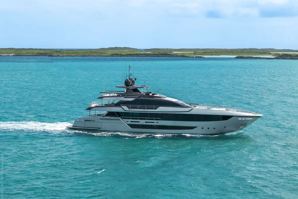 Riva 130, master cabin — Ibiza Yachts Hire, Ibiza. Riva 130 — 40m