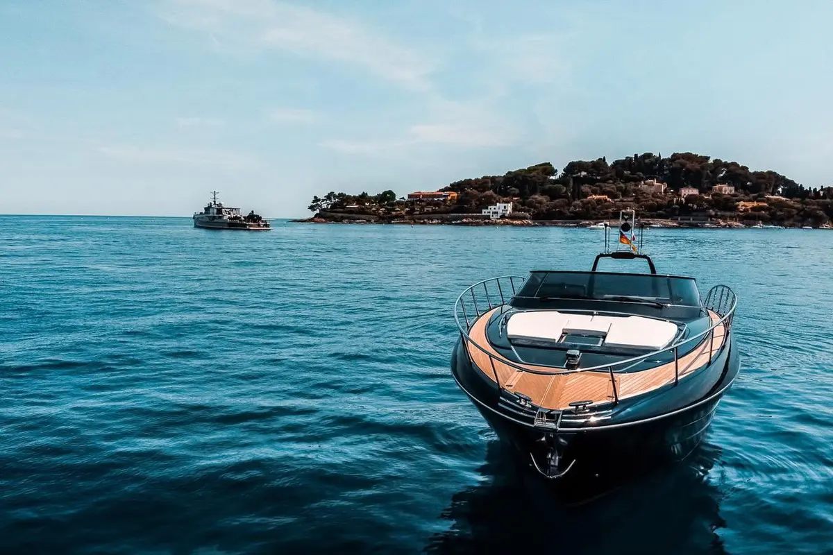 Riva 56 Rivale, master cabin — Ibiza Yachts Hire, Ibiza. Riva 56 Rivale — 17m