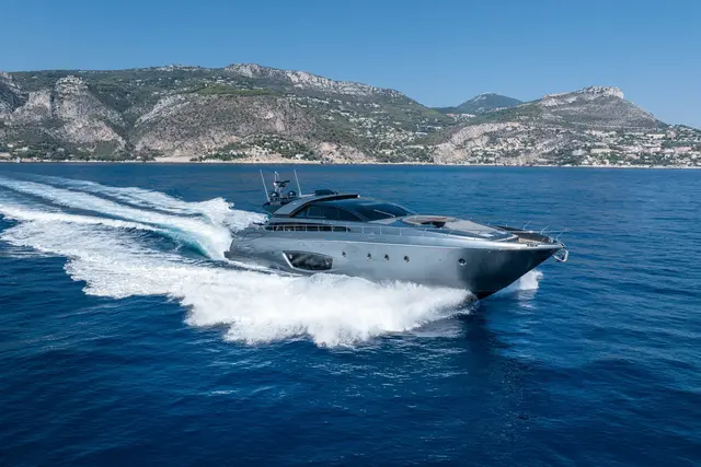 Riva 86 Domino — Ibiza Yachts Hire, Ибица