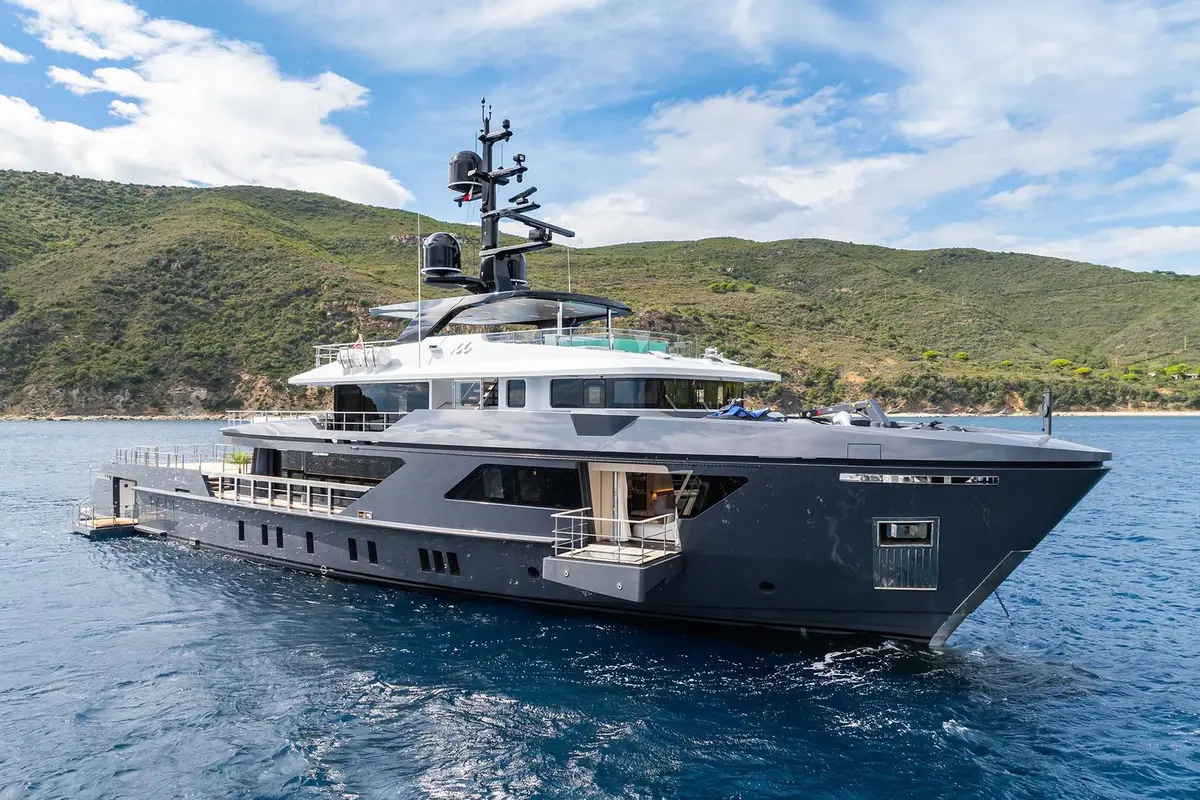 M, cubierta principal — Ibiza Yachts Hire, Ibiza. M — 47m