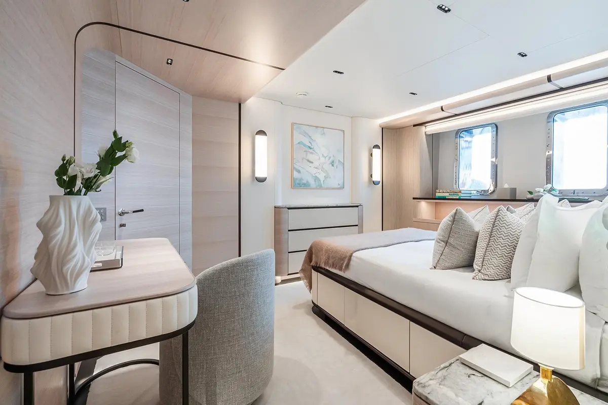 M, salón — Ibiza Yachts Hire, Ibiza. M — 47m