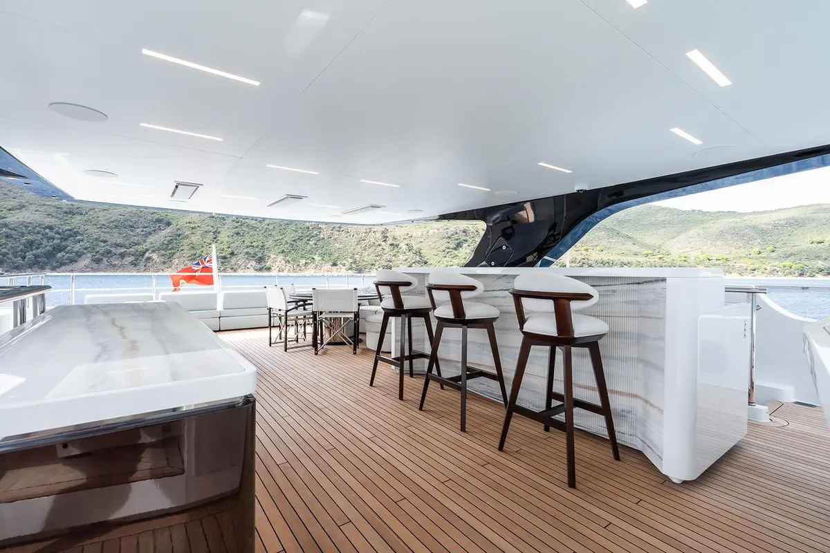 M, camarote principal — Ibiza Yachts Hire, Ibiza. M — 47m