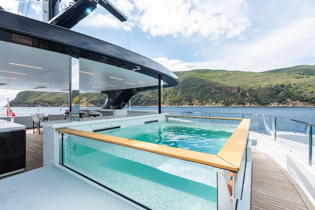 M, flybridge — Ibiza Yachts Hire, Ibiza. M — 47m