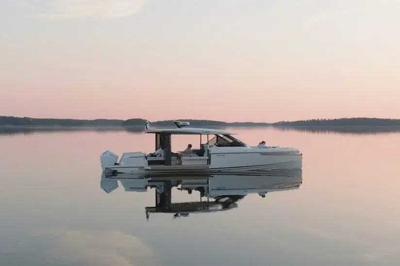 Saxdor 400 GTO, кормовая палуба — Ibiza Yachts Hire, Ибица. Saxdor 400 GTO — 12.4m