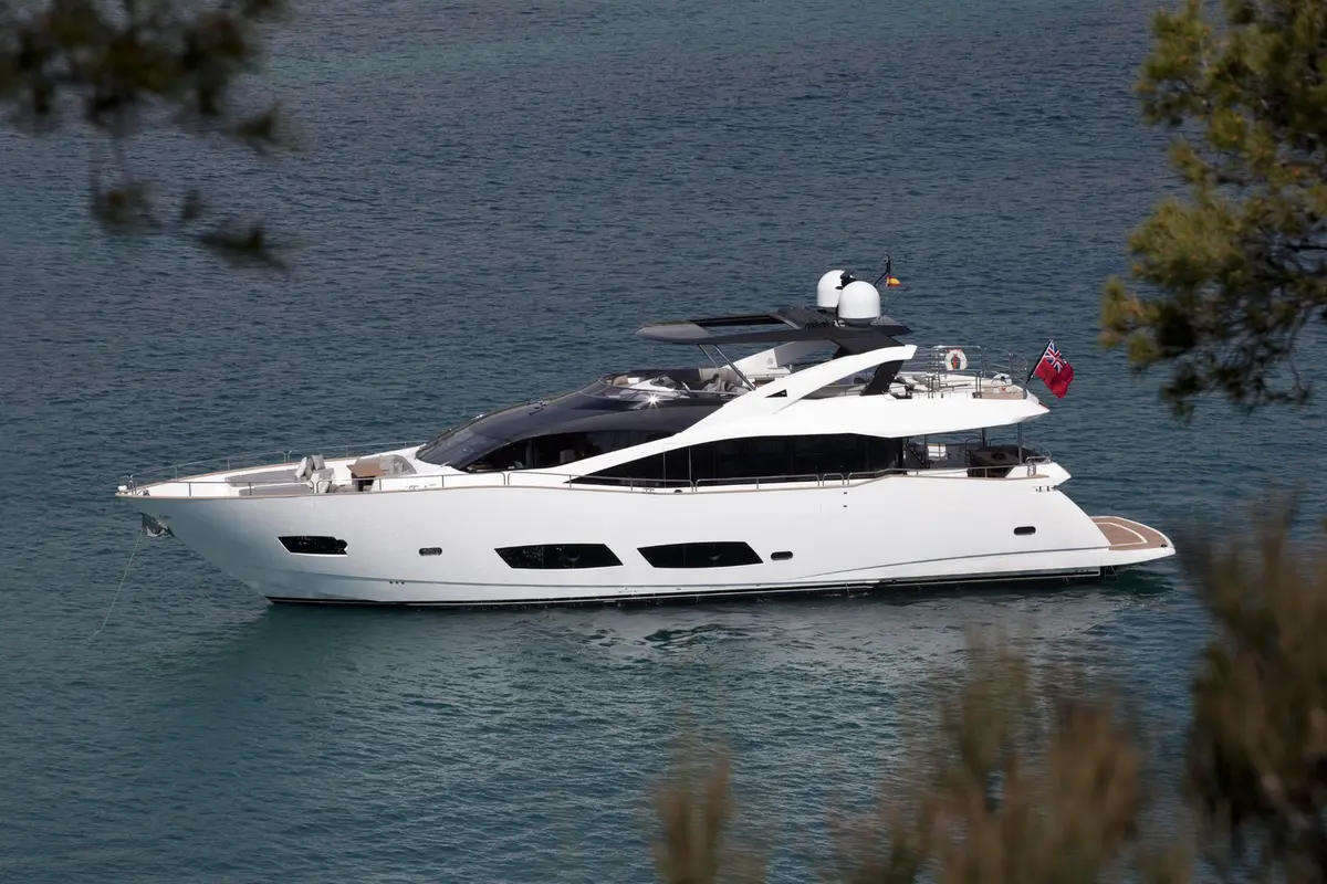 Sunseeker 28, aft deck — Ibiza Yachts Hire, Ibiza. Sunseeker 28 — 28m