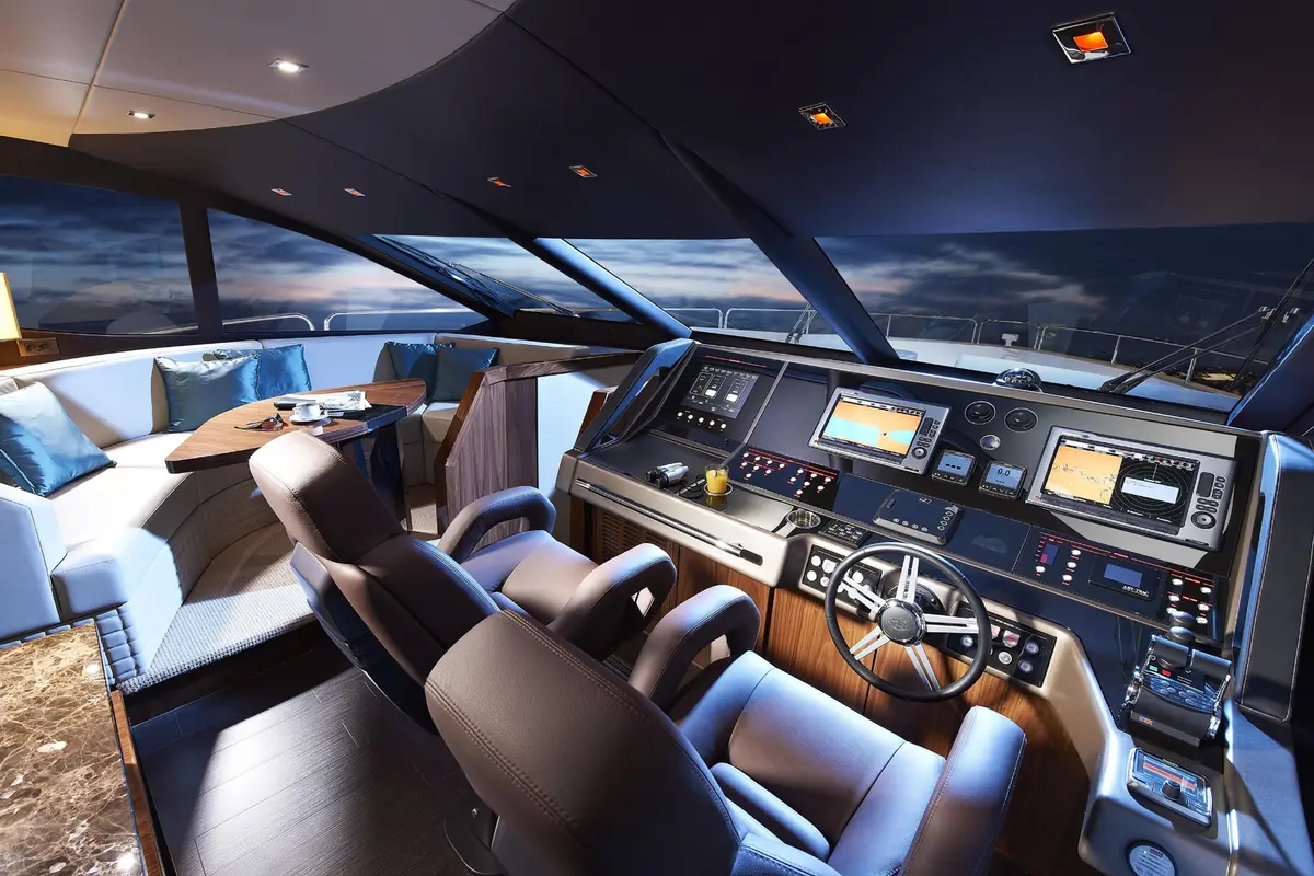 Sunseeker 28, master cabin — Ibiza Yachts Hire, Ibiza. Sunseeker 28 — 28m