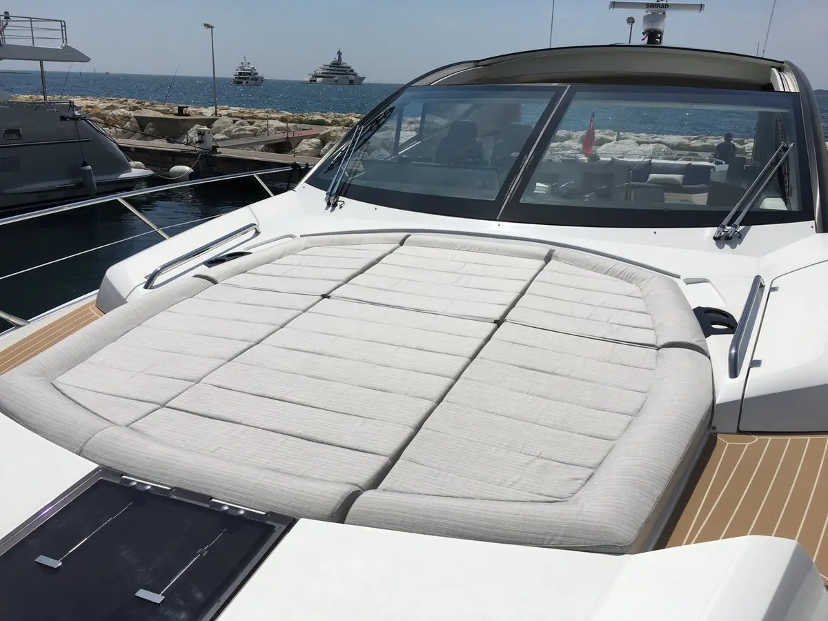 Sunseeker 68, flybridge — Ibiza Yachts Hire, Ibiza. Sunseeker 68 — 22m