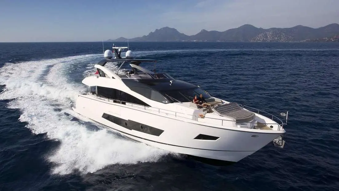 Sunseeker 86, aft deck — Ibiza Yachts Hire, Ibiza. Sunseeker 86 — 3m
