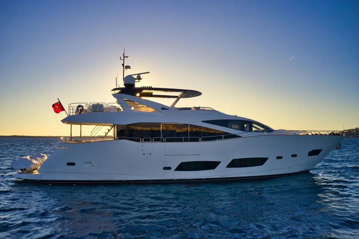 Sunseeker 90, exterior — Ibiza Yachts Hire, Ibiza. Sunseeker 90 — 28m